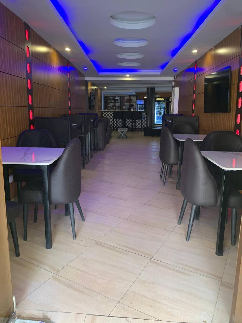 Presken Hotels Alade Avenue Ikeja Bagian luar foto
