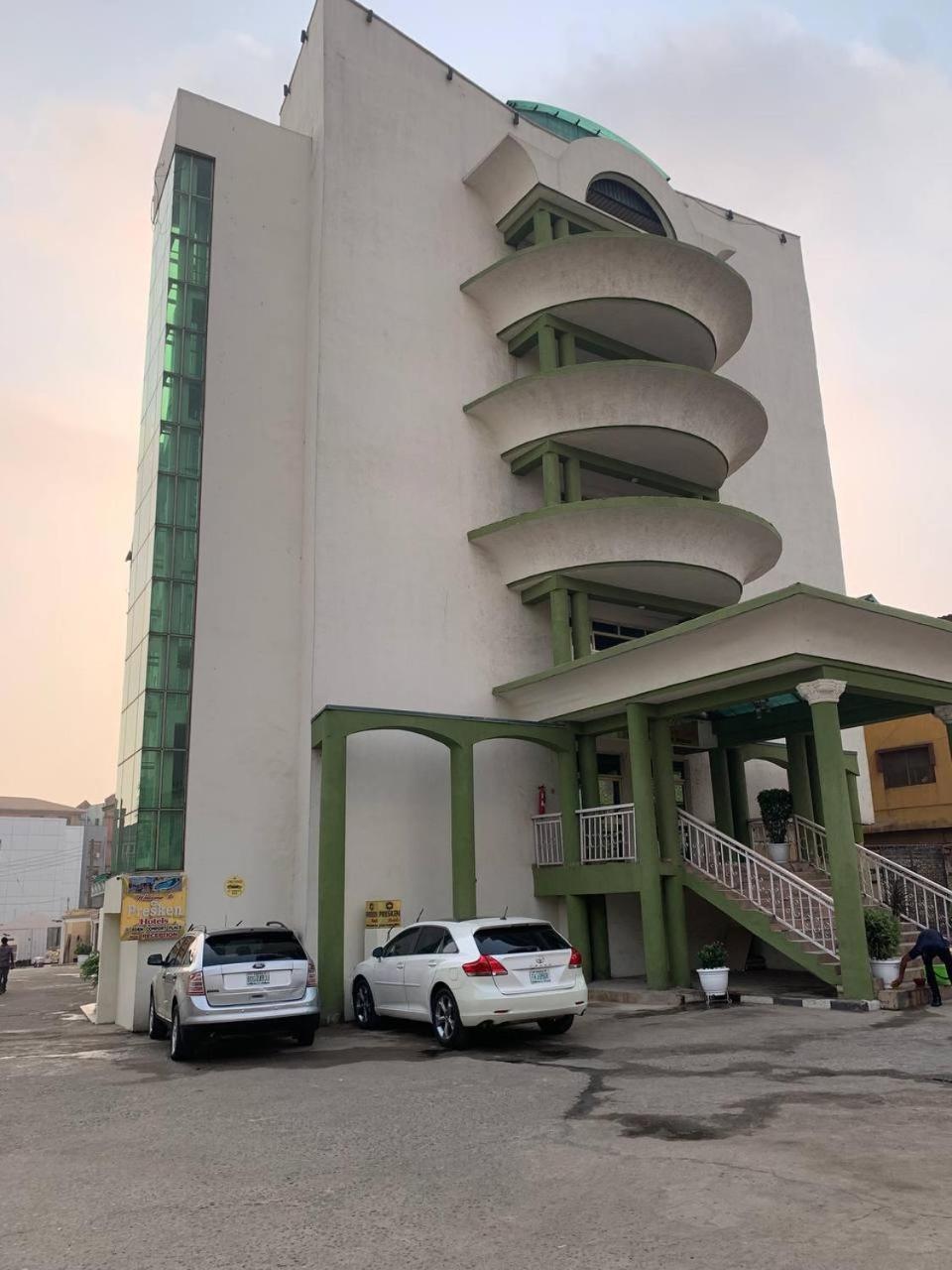 Presken Hotels Alade Avenue Ikeja Bagian luar foto