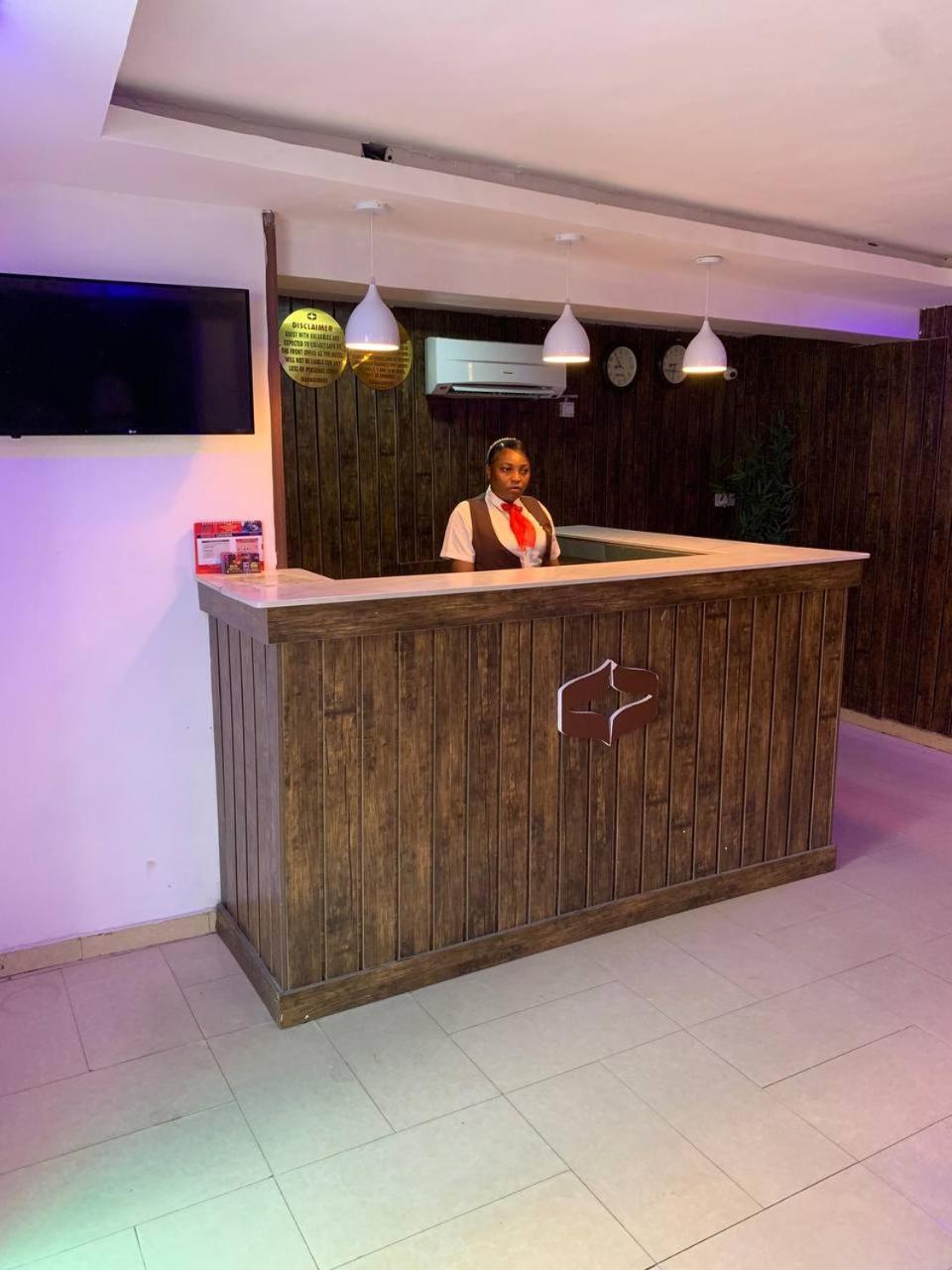 Presken Hotels Alade Avenue Ikeja Bagian luar foto