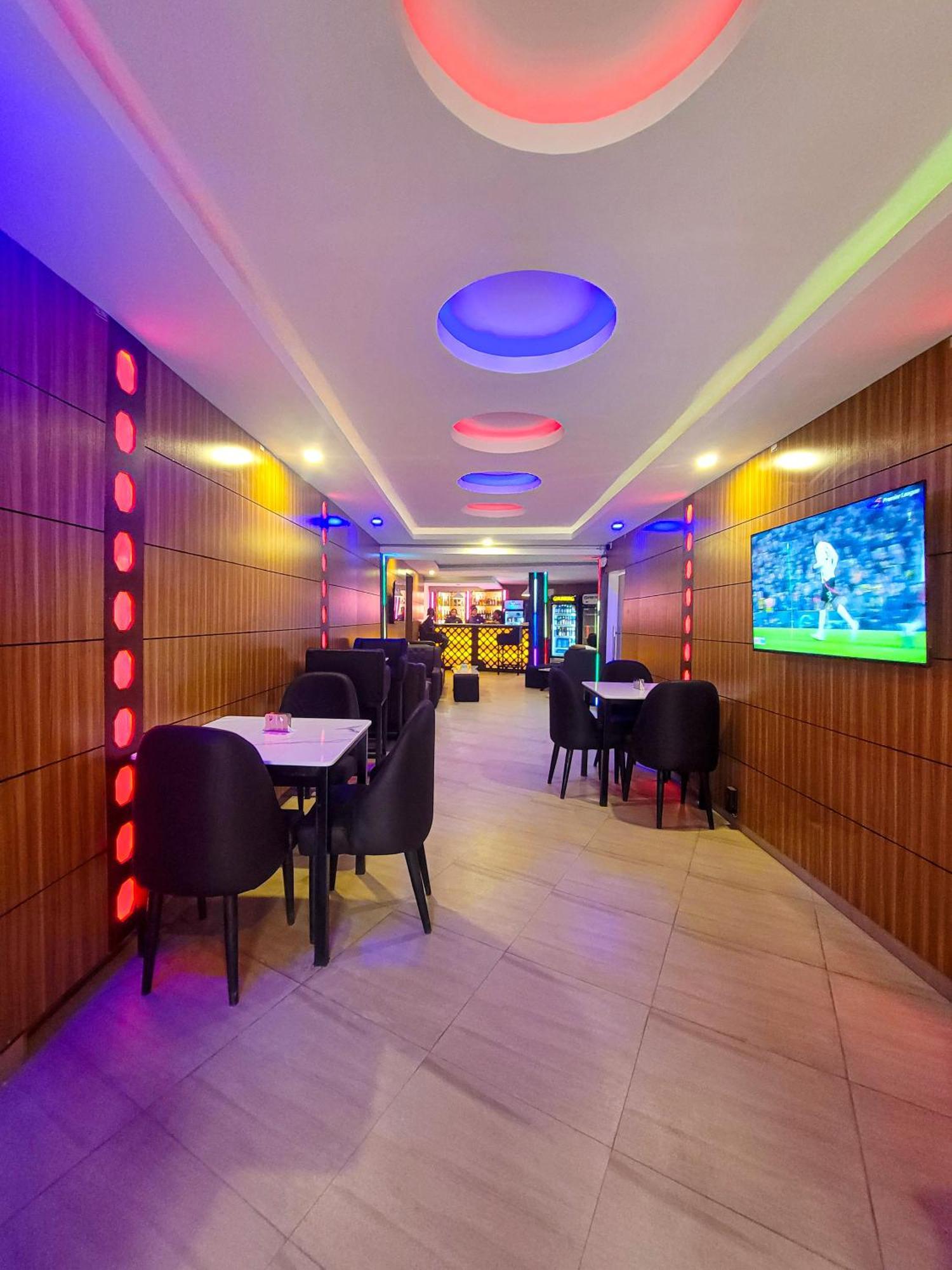 Presken Hotels Alade Avenue Ikeja Bagian luar foto