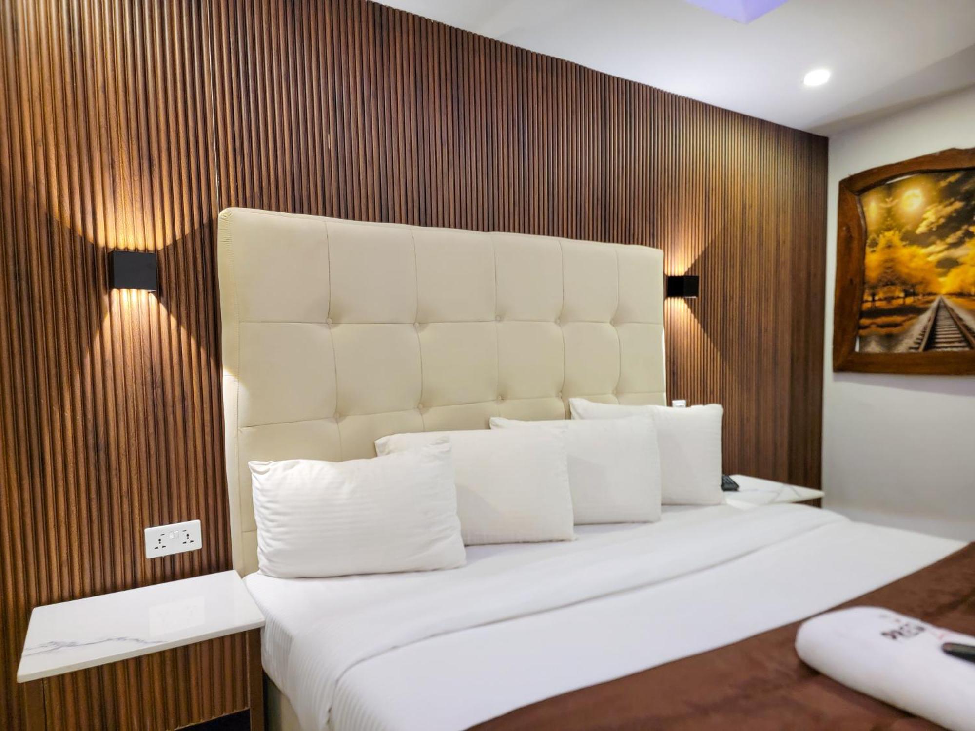 Presken Hotels Alade Avenue Ikeja Bagian luar foto