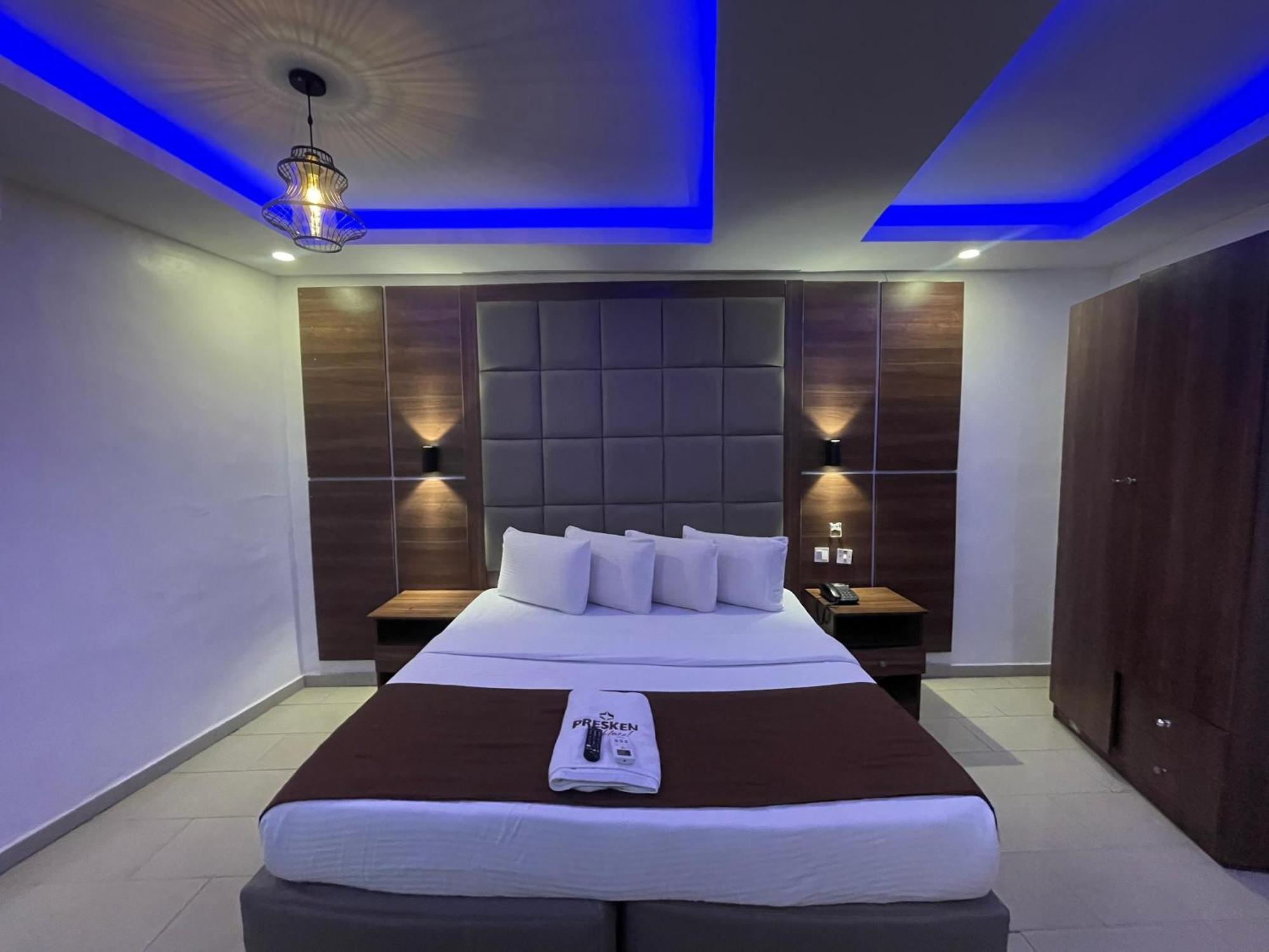 Presken Hotels Alade Avenue Ikeja Bagian luar foto